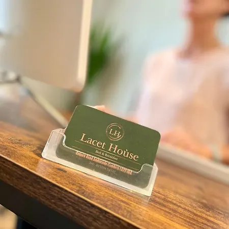 Lacet House