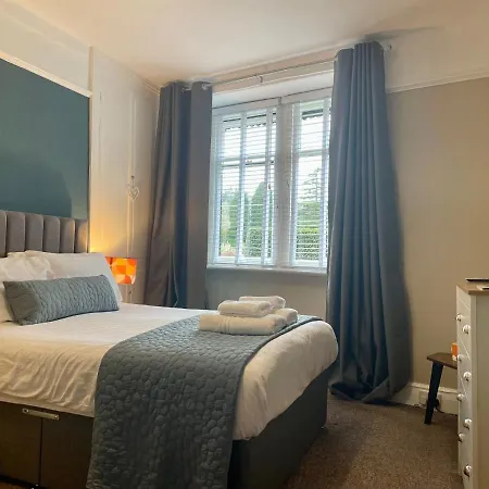 Bed & Breakfast Lacet House