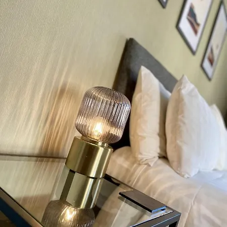 לינה וארוחת בוקר Lacet House אמבלסייד