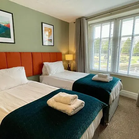 Lacet House לינה וארוחת בוקר 4*