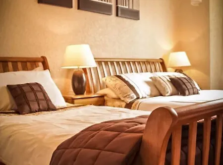 לינה וארוחת בוקר Lacet House אמבלסייד