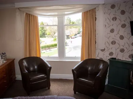 לינה וארוחת בוקר Lacet House 4*