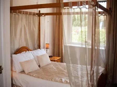 Lacet House 4* آمبيلسايد